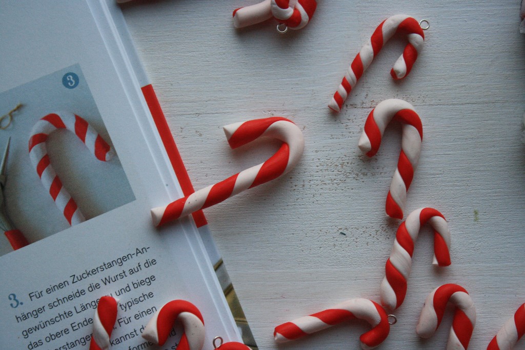 Zuckerstangen aus FIMO als Geschenkanhänger | DIY Weihnachten | Kati make it