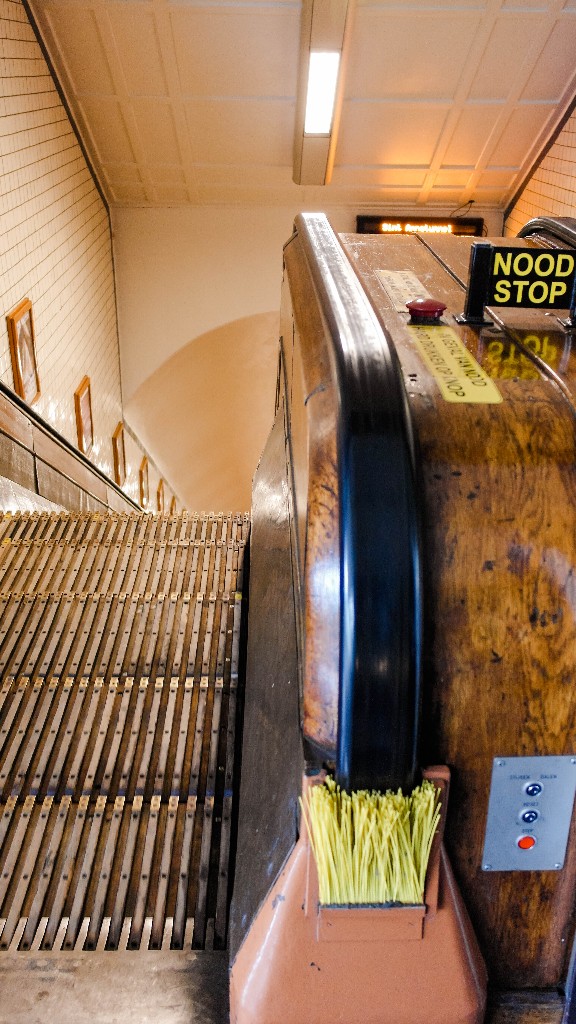 Historische Rolltreppen aus Holz Antwerpen 