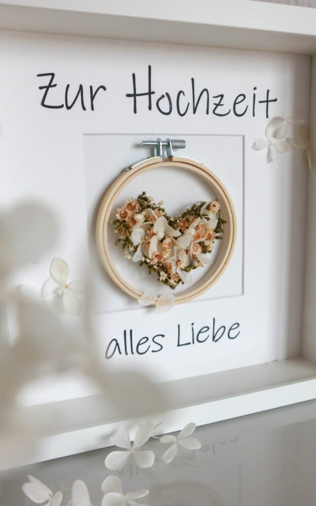 Hochzeitsgeschenk basteln: Romantische DIY Idee als Geschenk und Hochzeitsdeko | Kati Make It!